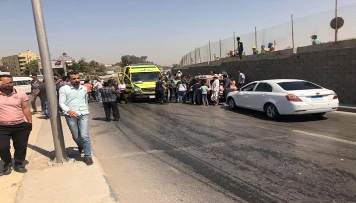 موقع الانفجار بالقرب من سور المتحف المصري الكبير