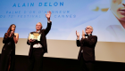 بالصور.. "كان السينمائي" يكرّم آلان ديلون بالسعفة الذهبية الفخرية