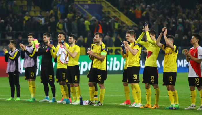 لاعبو بروسيا دورتموند