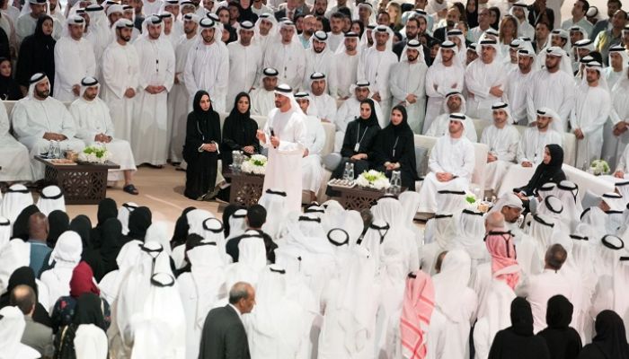 محمد بن زايد متحدثاً إلى الحضور في "برزة أبوظبي".
