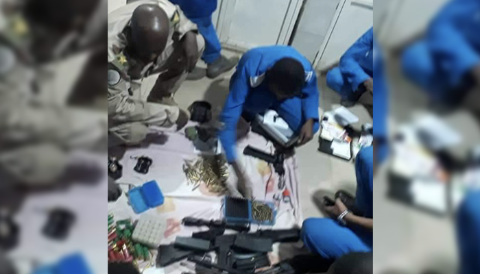 جانب من المضبوطات بحوزة المسلحين في الخرطوم