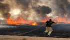 إسرائيل تجلي آلاف المستوطنين من حدود غزة بعد انتشار الحرائق