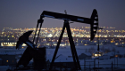 زيادة المخزونات الأمريكية تدفع النفط نحو الانخفاض بنسبة 1%