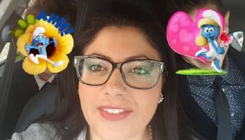 الأم الإيطالية برفقة ابنها 