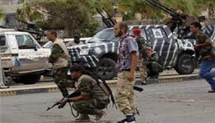 عناصر تابعة للمليشيات في العاصمة طرابلس
