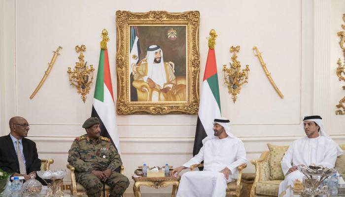 الشيخ محمد بن زايد يجتمع مع الفريق عبدالفتاح البرهان