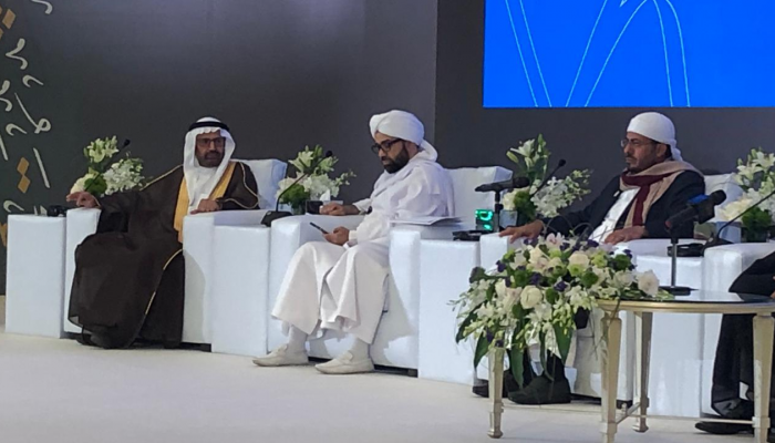 الدكتور علي راشد النعيمي خلال المؤتمر