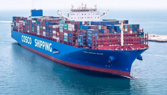 الموانئ السعودية تستقبل السفينة العملاقة "كوسكو سولار"