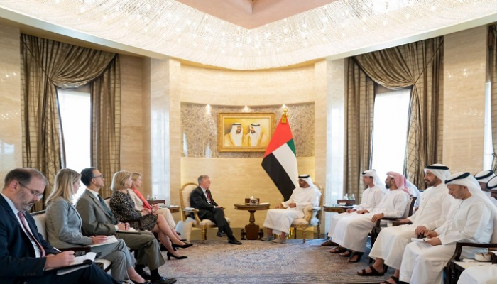 جانب من لقاء الشيخ محمد بن زايد مع جون بولتون والوفد المرافق