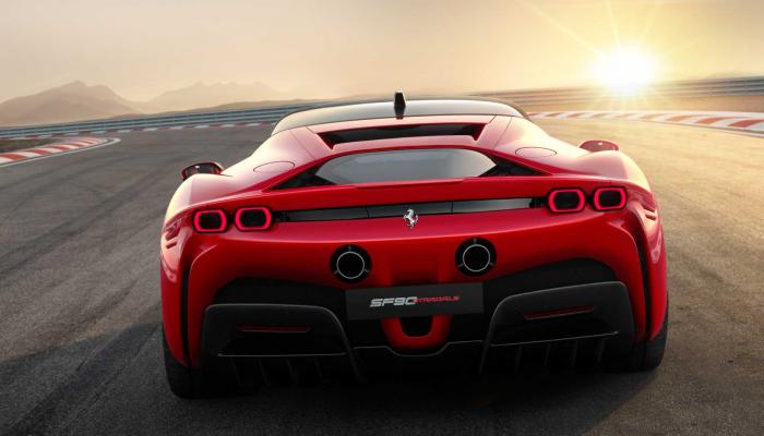 طراز SF90 Stradale الكهربائي من فيراري