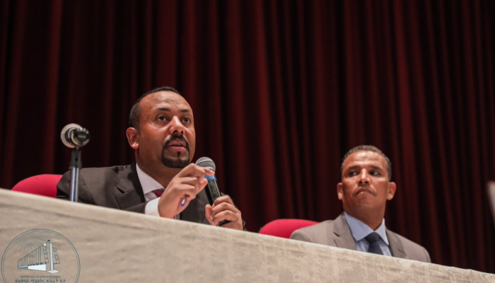 الصورة أثناء الاجتماع التشاوري