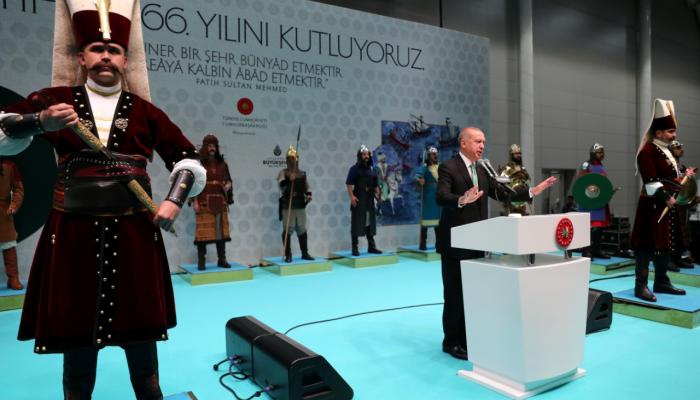 أردوغان والسلطة.. ضربٌ من الجنون في كل محفل وحدث