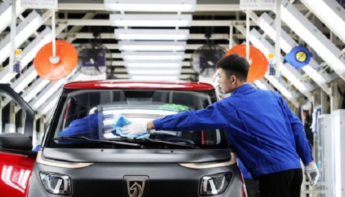 انخفاض مبيعات السيارات في الصين 16.4%