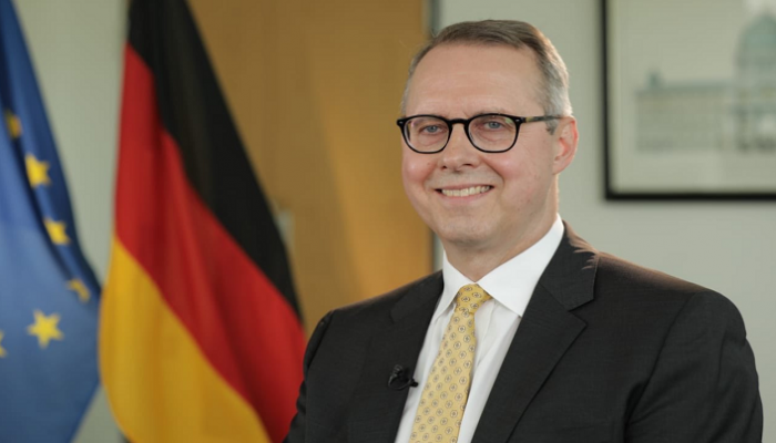 إرنست بيتر فيشر سفير ألمانيا لدى الإمارات