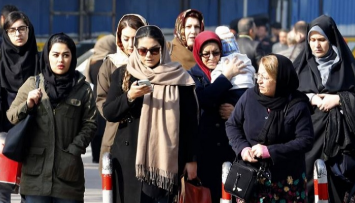 حكومة إيران تشجع الشعب على التجسس