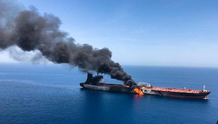 استهداف ناقلة نفط في خليج عمان