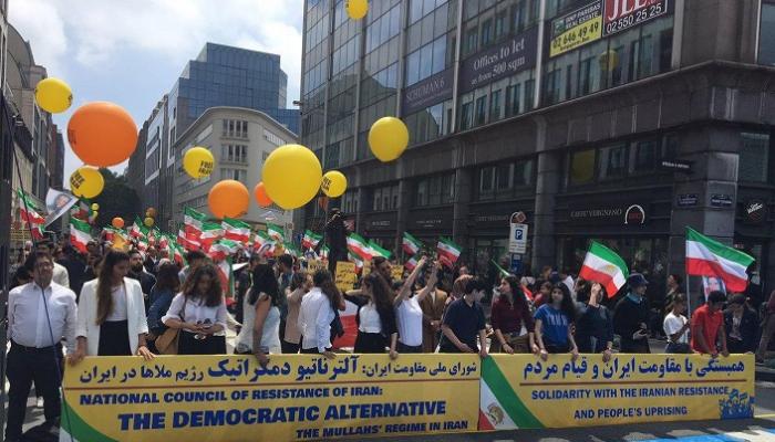 متظاهرون إيرانيون في بروكسل للمطالبة بموقف حاسم تجاه طهران