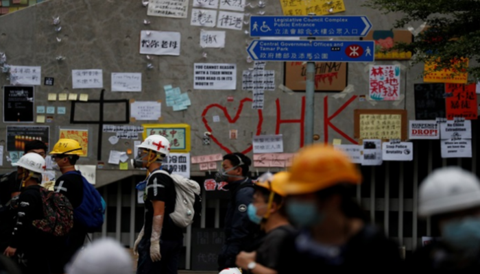  الاحتجاجات في هونج كونج ضد مشروع قانون مثير للجدل - رويترز