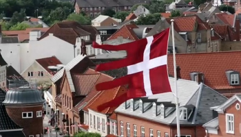 احتفلت الدنمارك بمرور 800 عام على رفع علمها