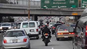 ازدحام مروري بأحد شوارع مدينة بروكسل