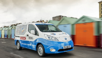 سيارة نيسان e-NV200  الكهربائية لبيع المثلجات