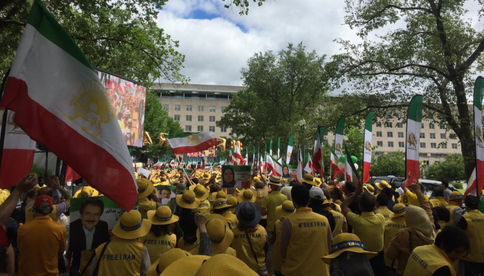 جانب من مظاهرة الجاليات الإيرانية في واشنطن