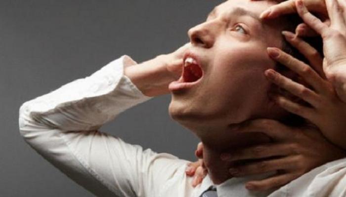 طبيبة مصرية تنشئ عيادة نفسية للبنات فقط..