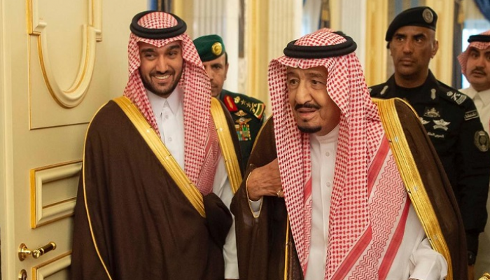 الملك سلمان بن عبدالعزيز آل سعود والأمير عبدالعزيز بن تركي الفيصل