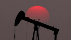 النفط يرتفع مدعوما بتوقعات انخفاض المخزون الأمريكي
