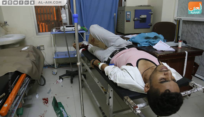 مصاب جراء القصف الحوثي لمدينة تعز اليمنية