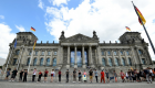 "فات الأوان".. 900 ناشط بيئي يحاصرون البرلمان الألماني