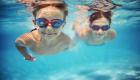 13 نصيحة لحماية الشعر والبشرة من "كلور" حمامات السباحة