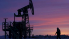 النفط يرتفع مع صعود الأسهم الأمريكية وانخفاض منصات الحفر