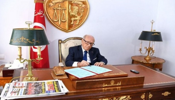 السبسي يوقع أمر دعوة التونسيين للمشاركة في الانتخابات