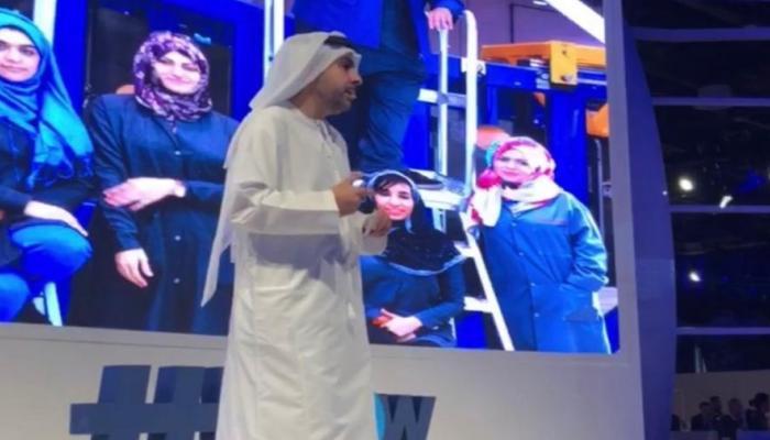 بدر العلماء خلال جلسته بقمة المعرفة - أرشيفية