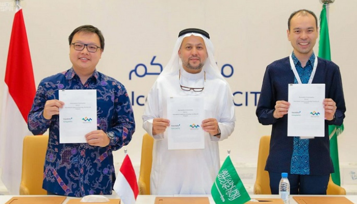 جانب من توقيع مذكرتي التعاون