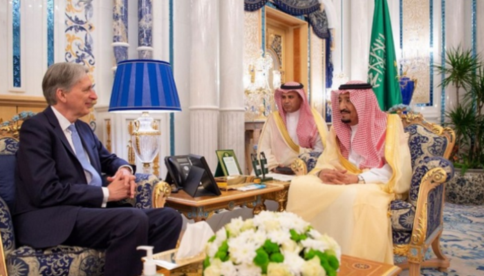 خادم الحرمين الشريفين ووزير الخزانة البريطاني