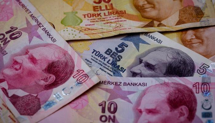 الليرة التركية تهبط بفعل تدخل أردوغان في سياسات المركزي التركي