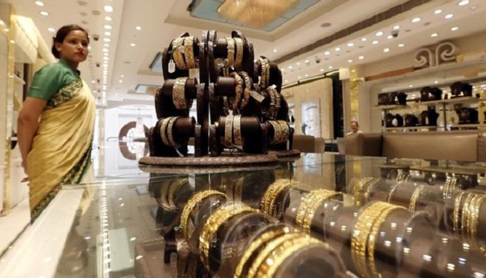 متجر للمشغولات الذهبية في الهند