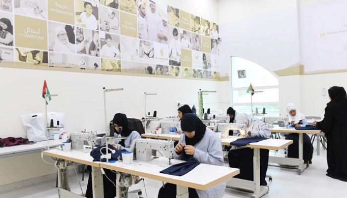 أنامل أصحاب الهمم تغزل الزي المدرسي