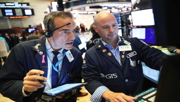 وول ستريت تفتح مستقرة