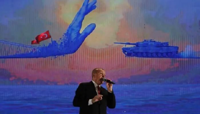 الرئيس التركي رجب طيب أردوغان خلال أحد التجمعات في إسطنبول