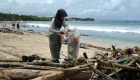 البلاستيك يطرد السياح.. فردوس إندونيسيا في خطر