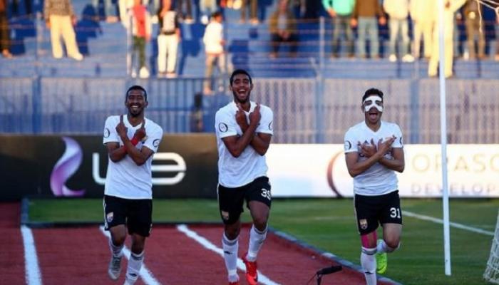 أحمد ريان يتوسط ثنائي الجونة