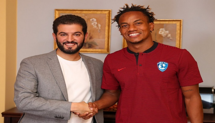 كاريلو وفهد بن نافل رئيس الهلال السعودي