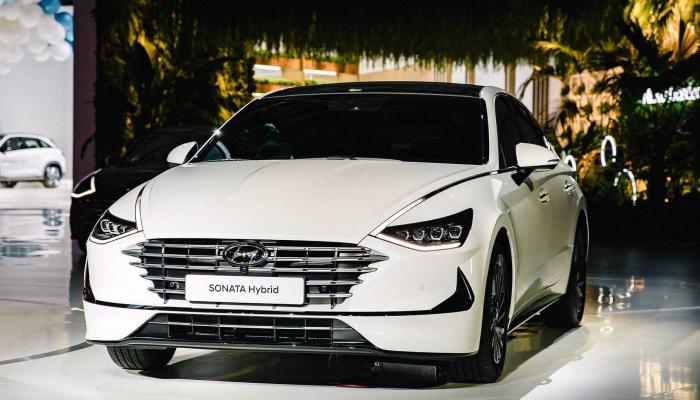  سجل حضورك بصورة سيارة على ذوقك - صفحة 20 102-171215-2020-hyundai-sonata-hybrid-revealed_700x400