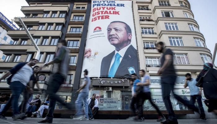 ضعف بيئة الاقتصاد تهوي بمؤشر ثقة المستهلك في تركيا