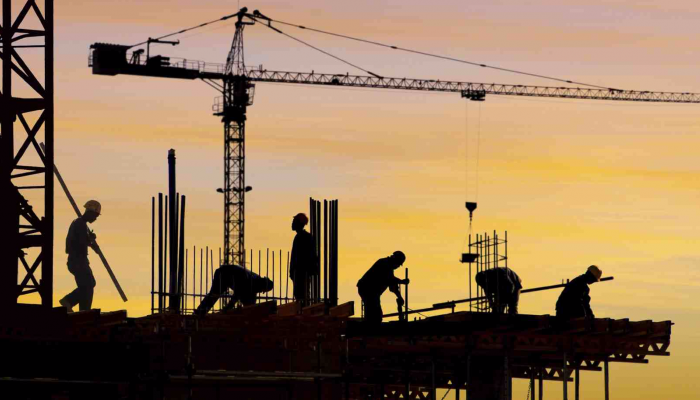 هبوط الليرة يقفز بمؤشر تكلفة البناء في السوق التركية