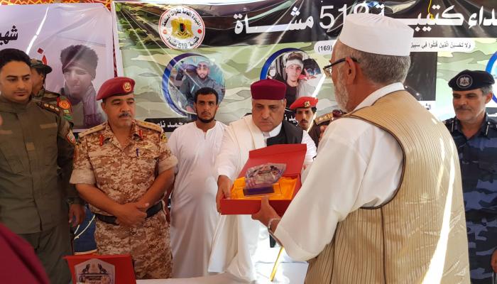 بلعيد الشيخي مستشار الجيش الليبي يكرم أسر الشهداء