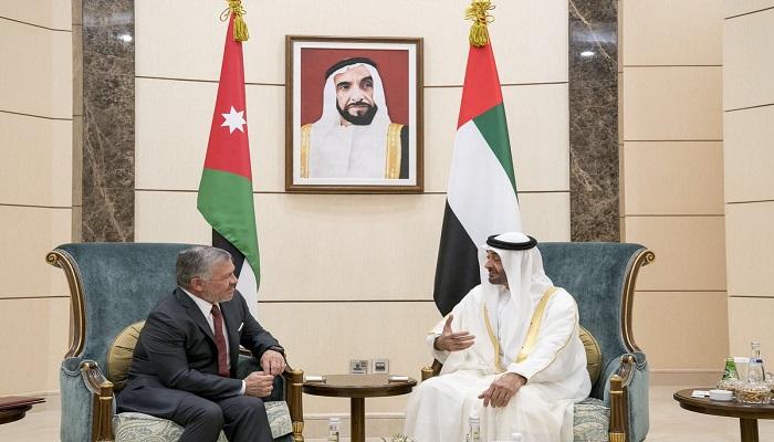 الشيخ محمد بن زايد آل نهيان خلال استقبال العاهل الأردني